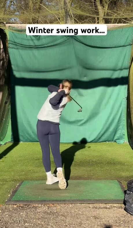 Anna Halliday naked model gallery