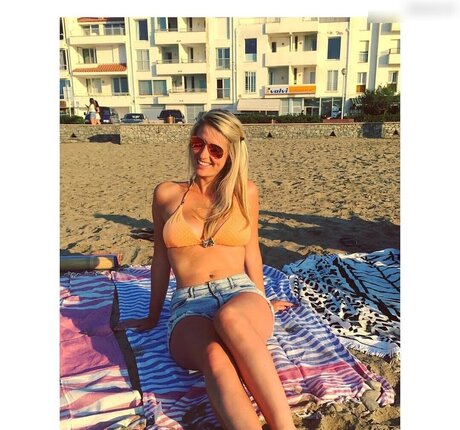 Jolien Orye pornstar hd pics