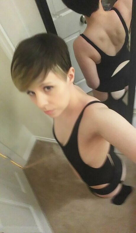 Lydia Sweets nude model photo