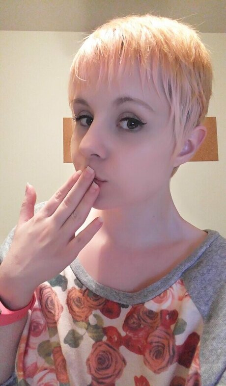 Lydia Sweets model nude pics