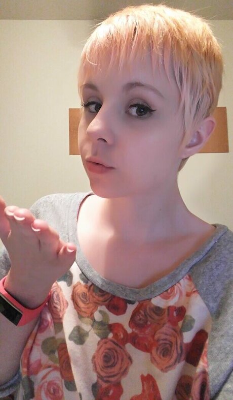 Lydia Sweets naked model galleries