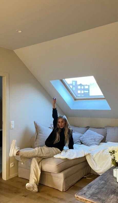 Brynhildurgunnlaugs pornstar adult gallery