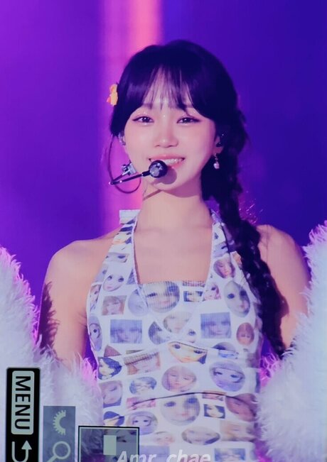 Kim Chaewon porn model photo