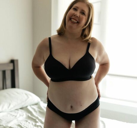 Wellnessbynorah hot pornstar image