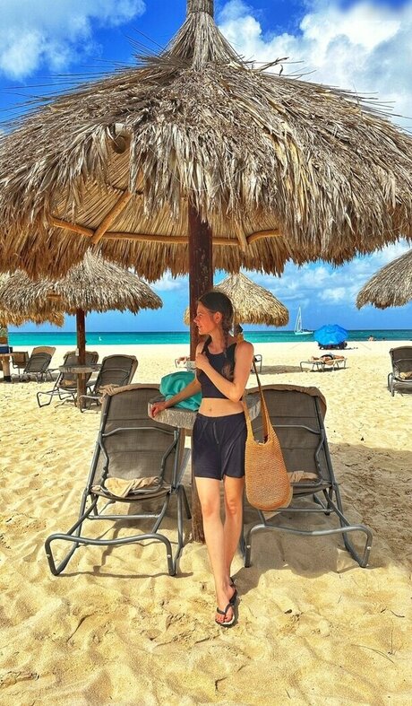 Joyce Ilg hot star photo