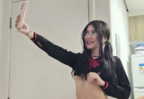 X Y D I E_ model top pic