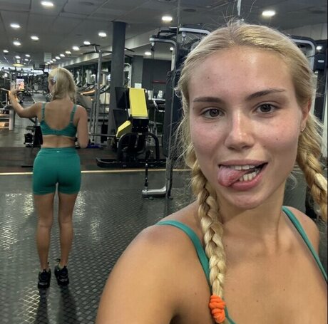 lickandysoles hd pornstar img