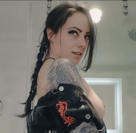 Niki Dysnomia star exclusive archive