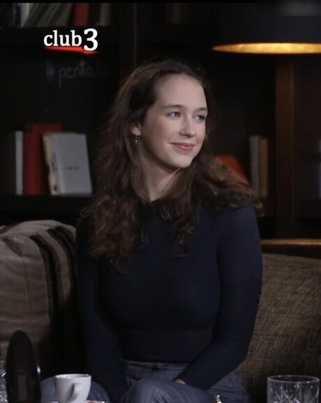 Lena Schilling erotic model pic