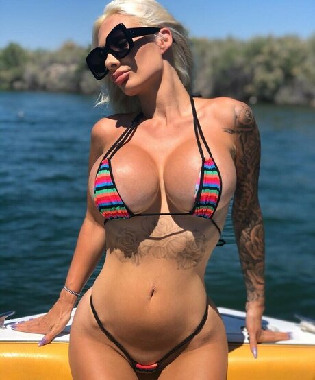 Winter Rae naked pornstar photo