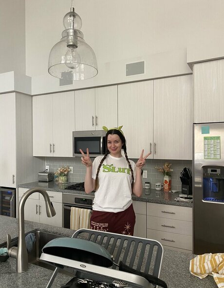 Ashley Ippolito hot star picture