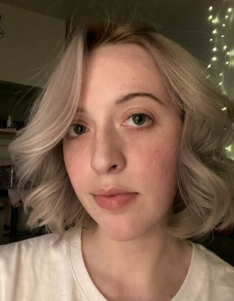 Pjonk pretty model pic