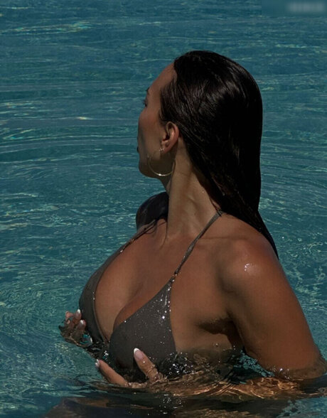 Adorable Caro model sex pic