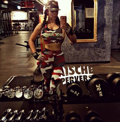 Aische Pervers Profile pic