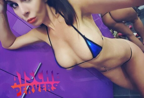 Aische Pervers model pretty img