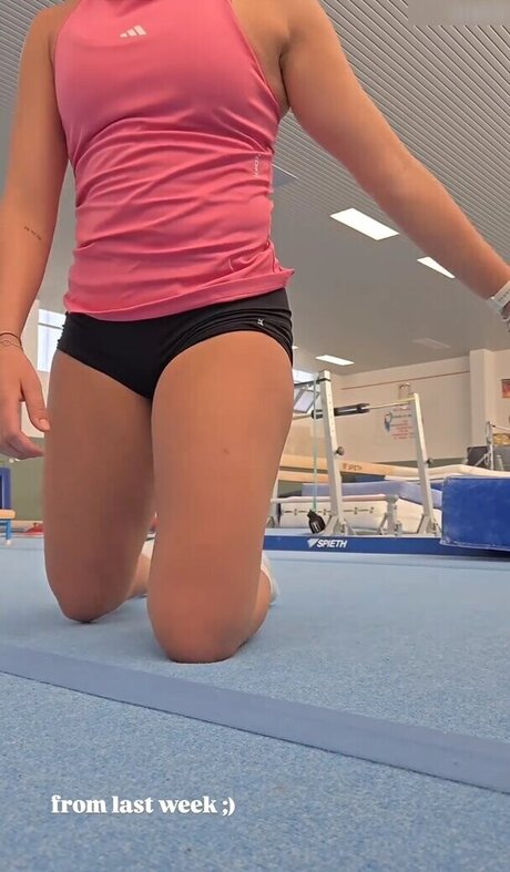 Emma Malewski model perfect image