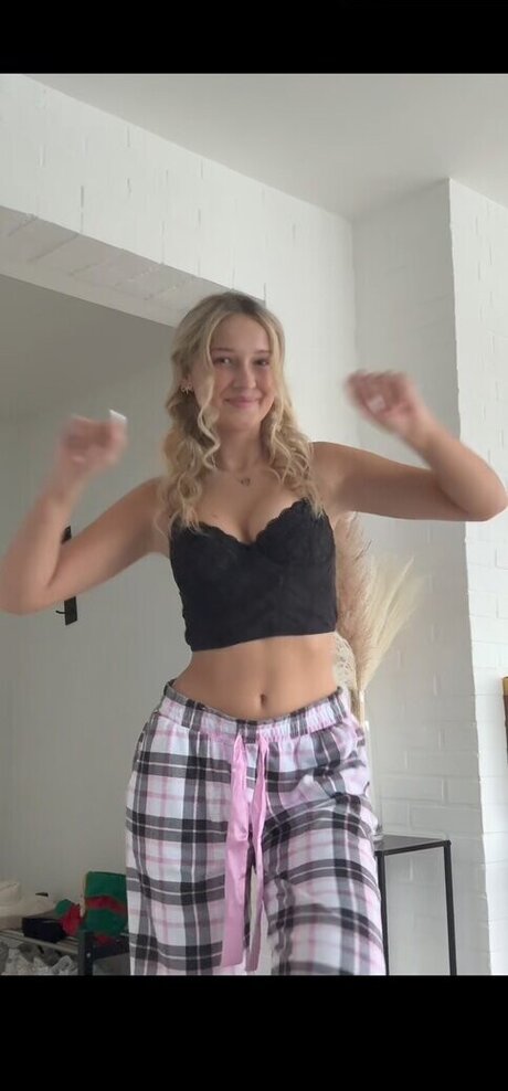 Wieke model nice images