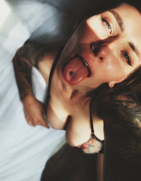 Shai__hulud nude pornstar photo