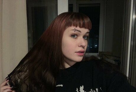 rave girll top model photo