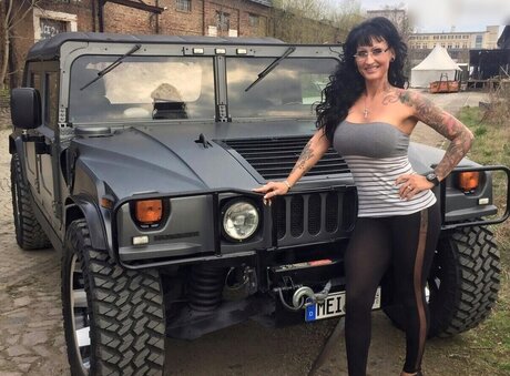 Sari Sander pornstar hot images