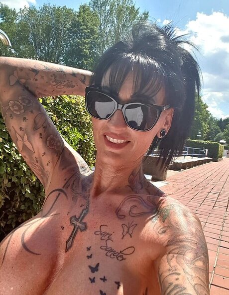 Sari Sander porn star pictures