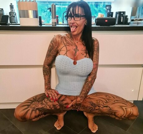 Sari Sander pornstar beautiful picture