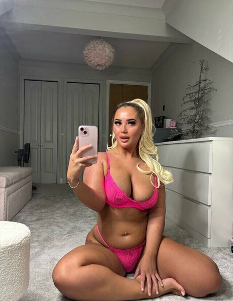 Bigboobzbarbie model xxx picture