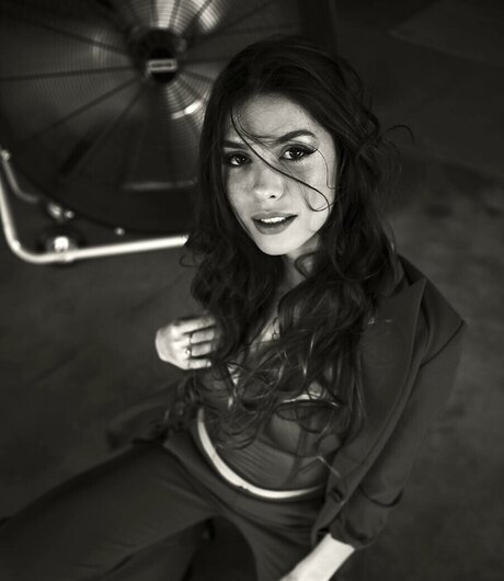 Florina Qosaj porn actress img