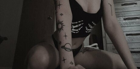 Itsmalic3 model adult picture