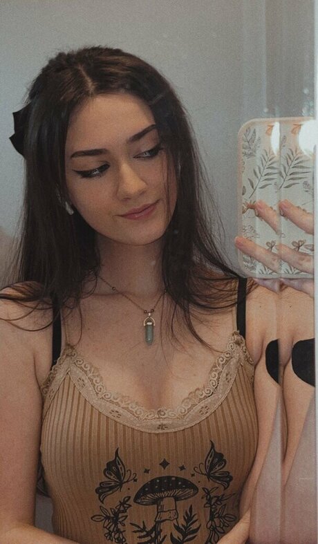 Itsmalic3 pornographic model image