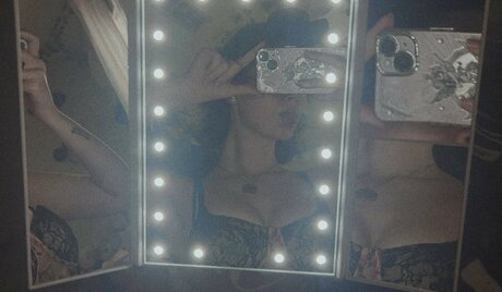 Itsmalic3 erotic pornstar pic