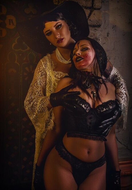 Red Saya star perfect image