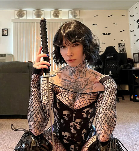 Tyniquewebster Profile pic