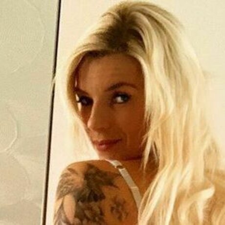 Cafitchick star adult picture