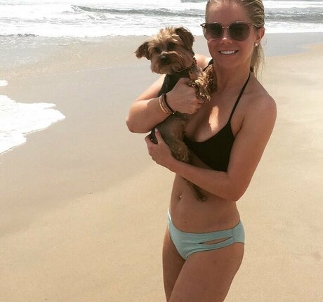 Crystal Hunt model art archive