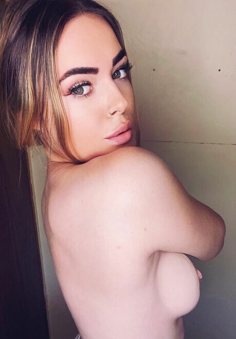 Zoe Nothdurft pretty pornstar pics