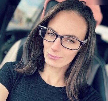 amishbetsy model porn pic