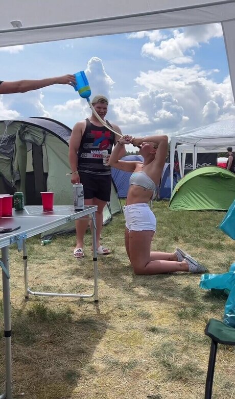 Emma Louisa art model photo