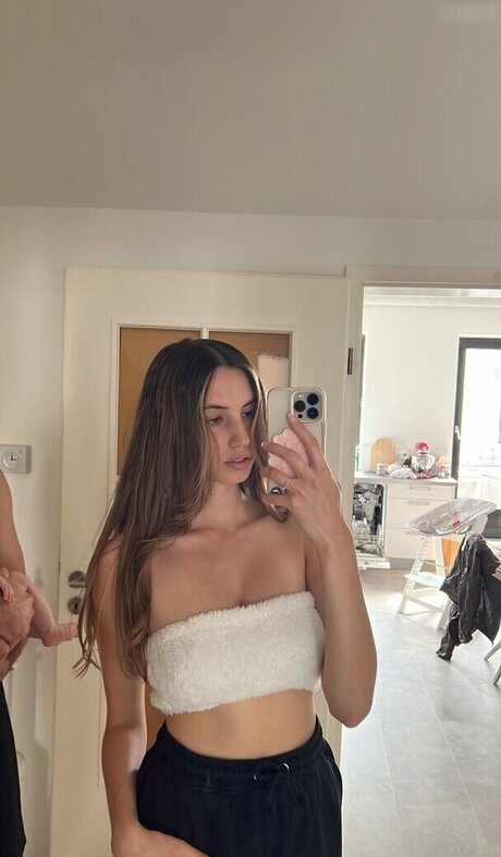 Yonca pornstar sexy photos