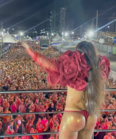 Alinne Rosa naked star pic