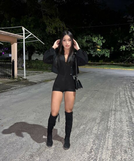 yolllbae sexy actress pictures