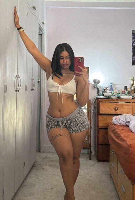 senoritasara best model img