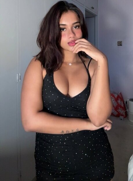 senoritasara adult model gallery