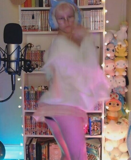 Skymi chan exclusive actress image