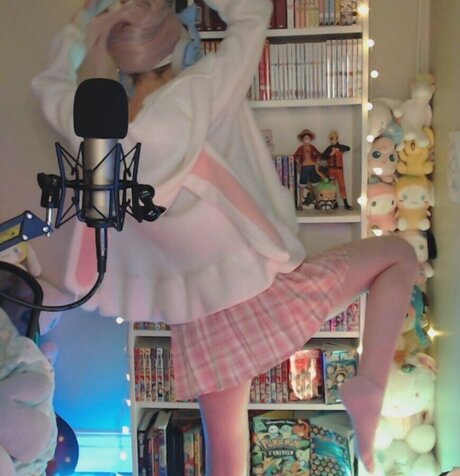 Skymi chan nude actress picture