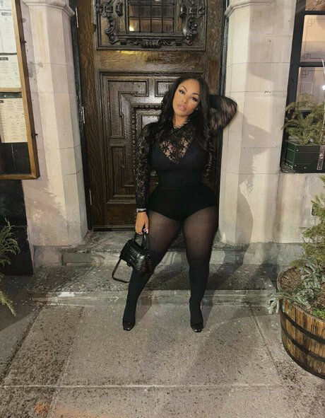 Nu ski model hd photo