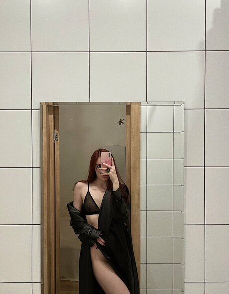 Kuromiromi model exclusive images