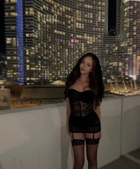 Taylor Levinson pretty actress pictures