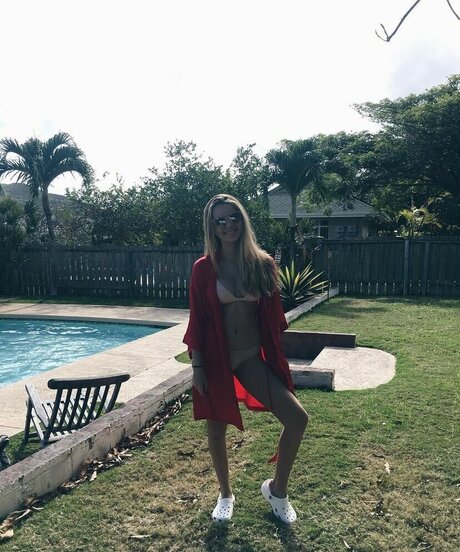 rianabailey model exclusive image