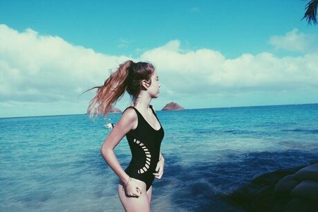 rianabailey model top gallery